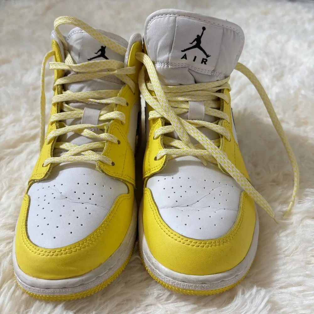 Nike Air Jordan 1 Mid Yellow Flower Rose AV5174-700 Youth 4.5Y Womens 6